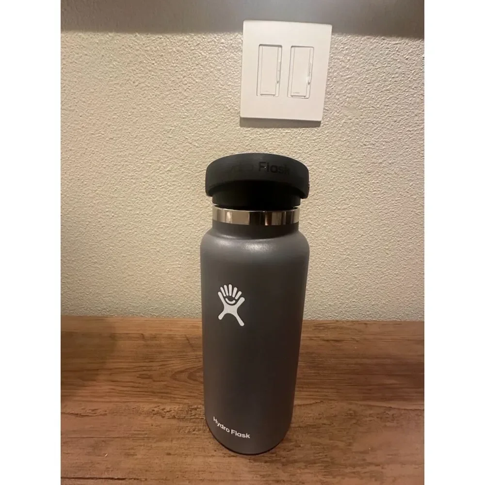Hydro Flask Water Bottle - Standard Mouth Flex Cap - Grey 32oz